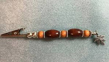 Load image into Gallery viewer, Custom Beaded Alligator Clip w/teeth Card Holder Bracelet Helper (Chocol8&#39;s Crafts &amp; Confections) | Custom Creations

